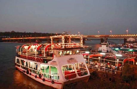 Boat Cruise on Mandovi River, Goa